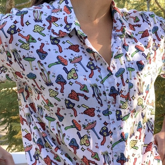 A-LAB Unisex Short Sleeved Button Down Trippy Mushroom Shirt Size Medium - Picture 3 of 15
